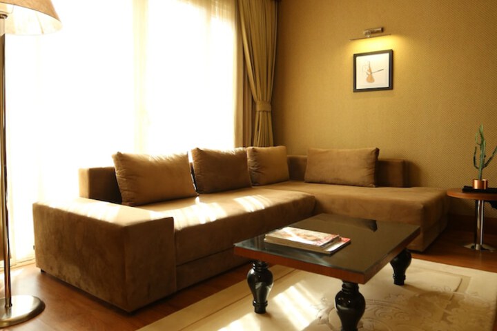 Room 11 of 52