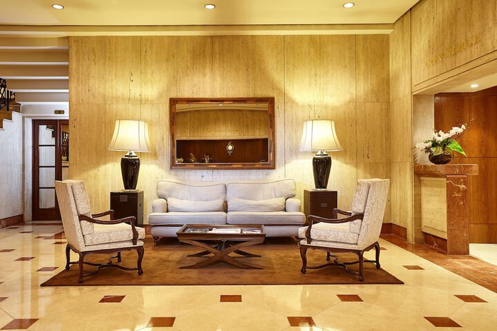 Guest Lobby
