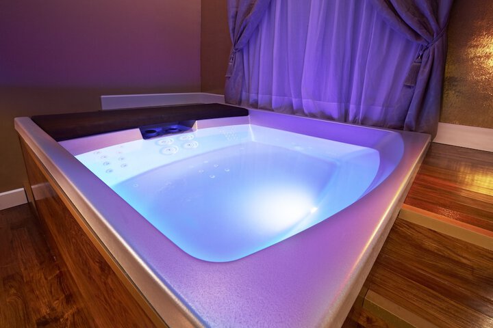 Hot Tub 97 of 118