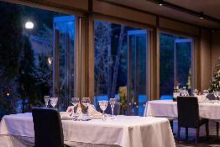 Dining 13 of 23