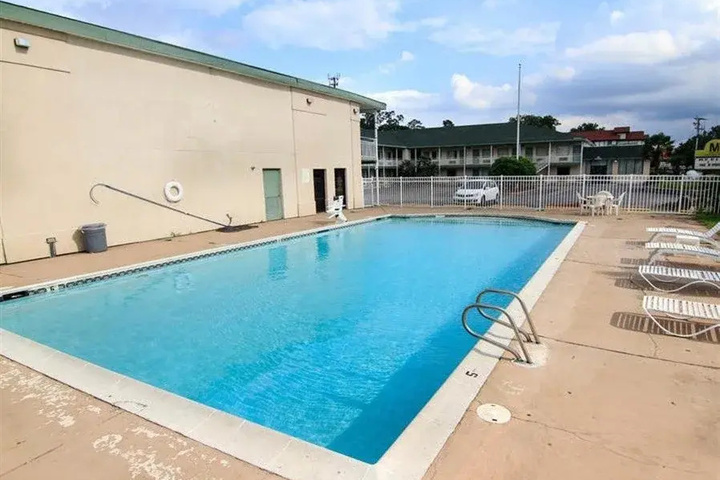 Pool 10 of 12