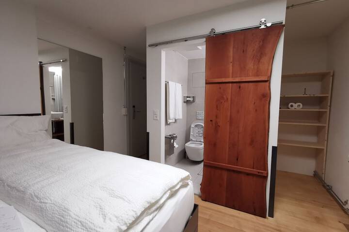 Room 19 of 111