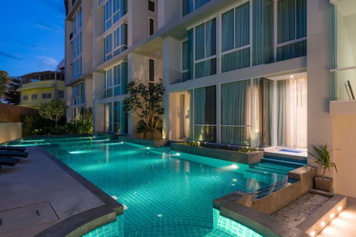 Pool 94 of 111