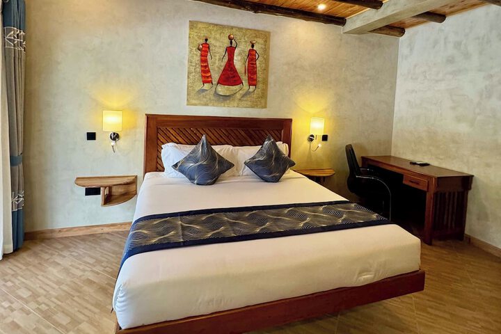 Room 3 of 33
