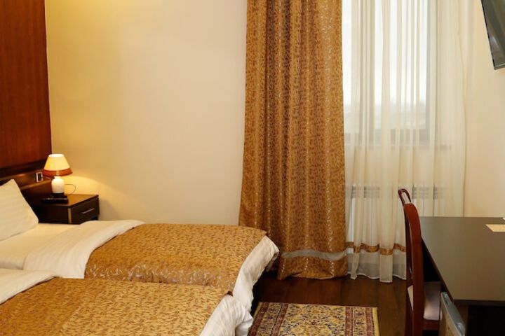 Room 8 of 45