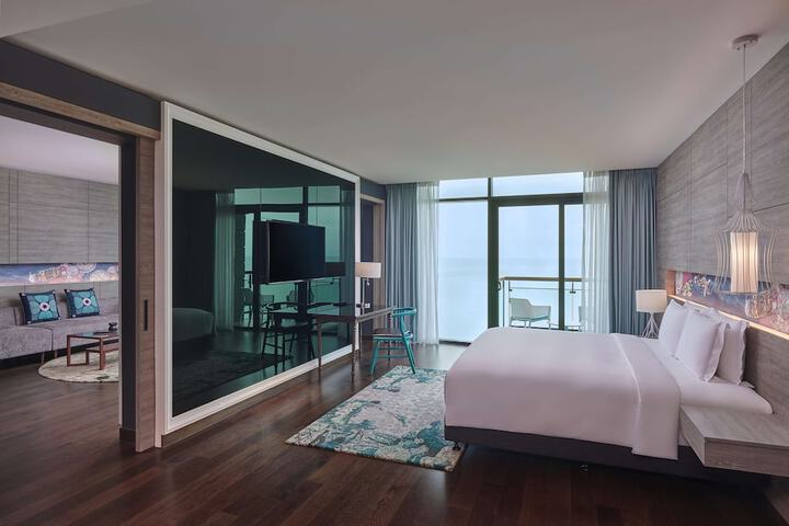 Room 10 of 84