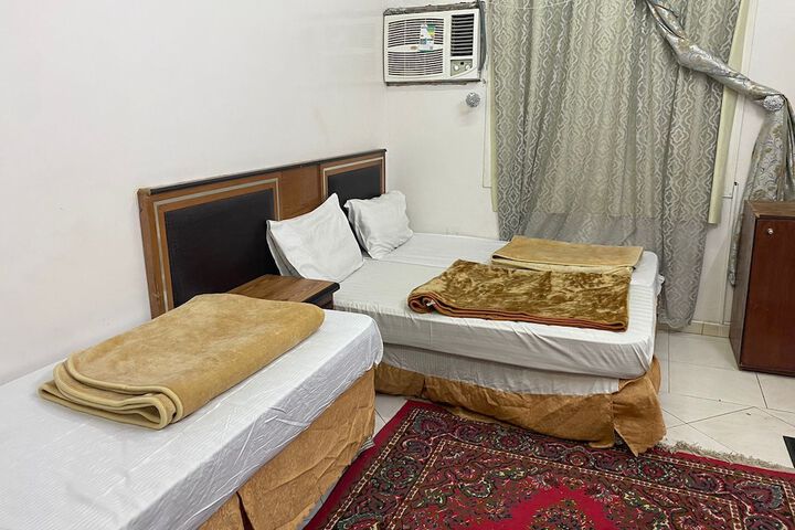Room 6 of 14