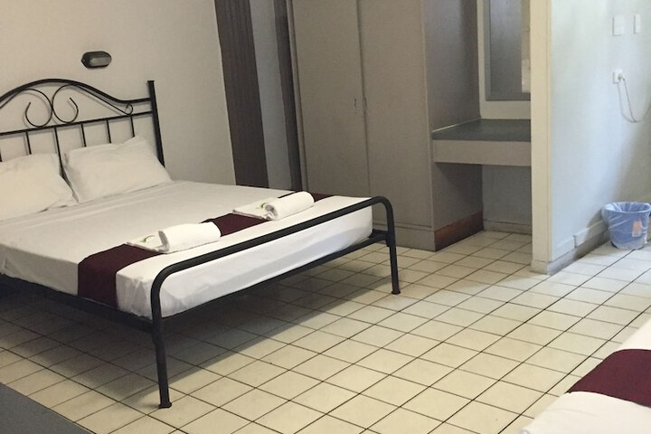 Room 5 of 20
