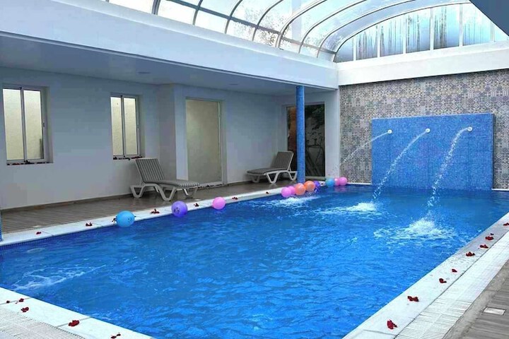 Pools & Facilities