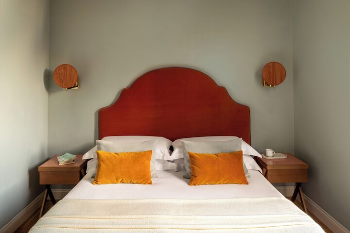 Room 45 of 77