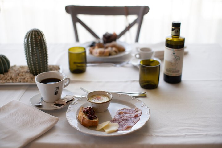 Breakfast/Coffee Service 105 of 121