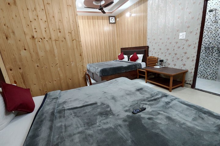 Room 15 of 37