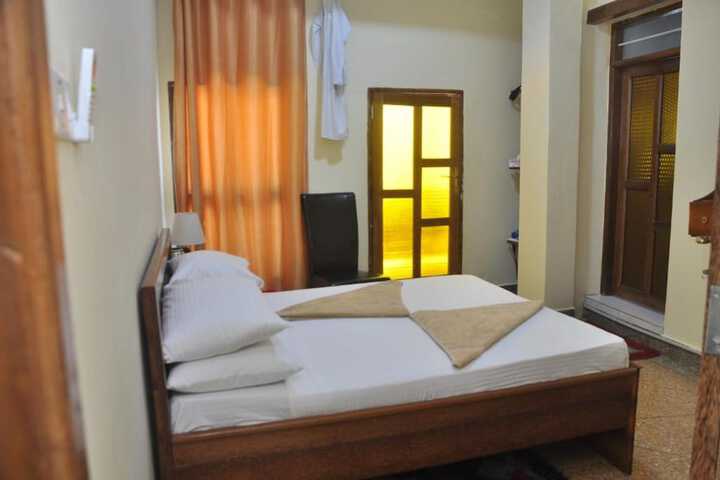 Room 7 of 19