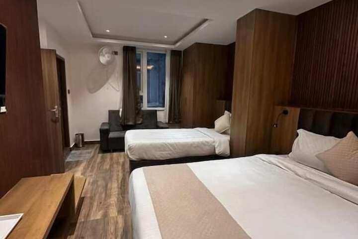 Room 20 of 32