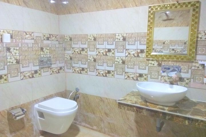 Room 18 of 29