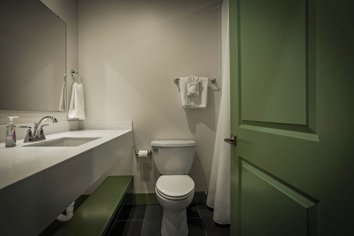 Room 44 of 111