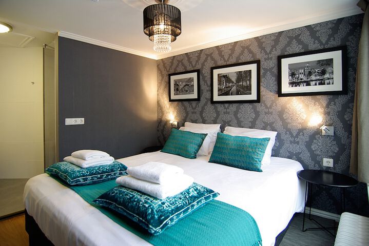 Room 14 of 36