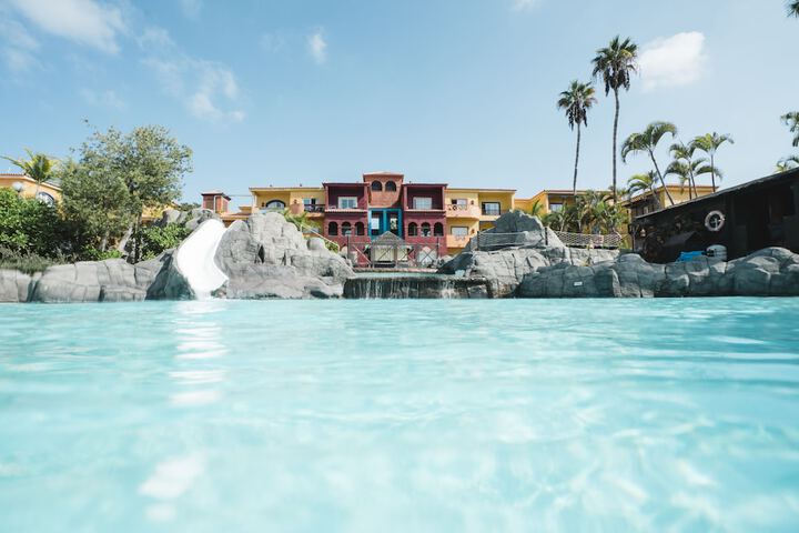 Hotel with Pool