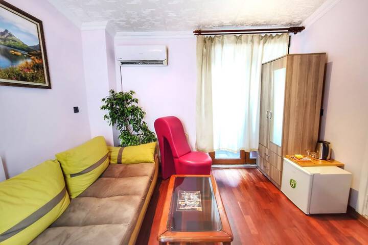 Room 14 of 22