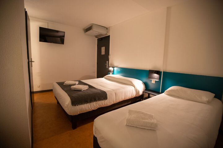 Room 6 of 39