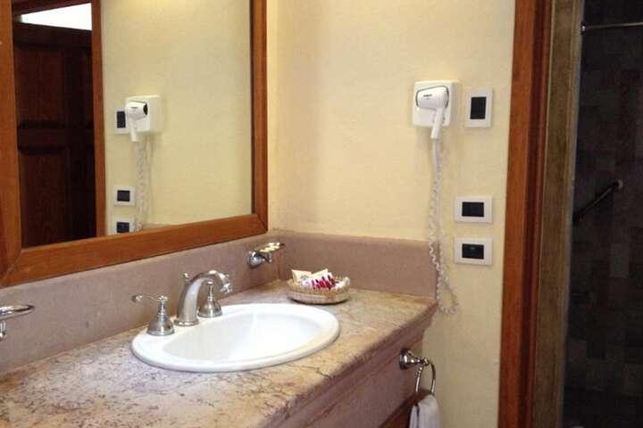 Room 16 of 31