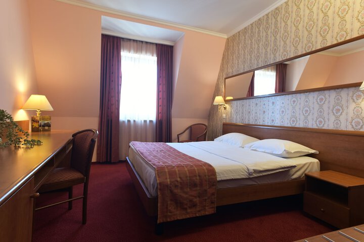 Room 8 of 45