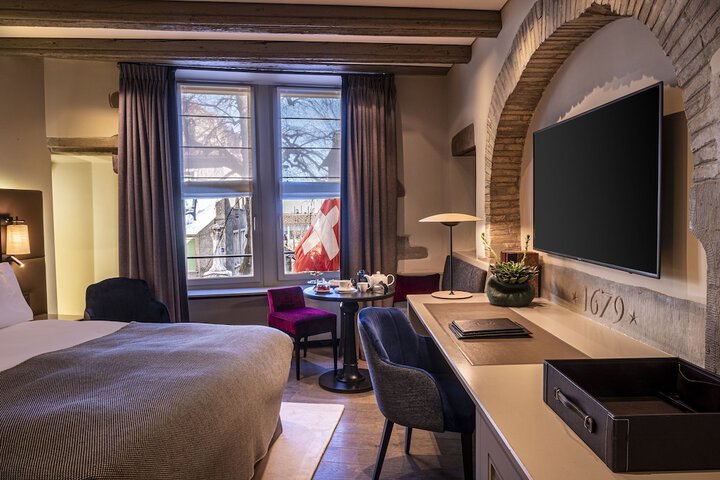 Room 25 of 52