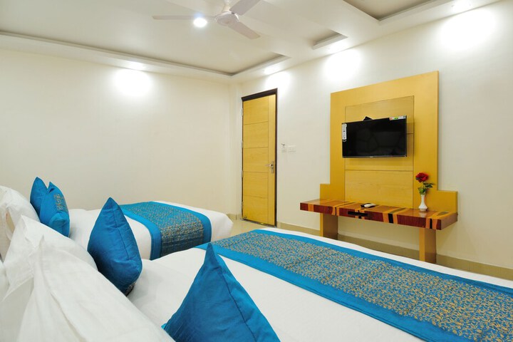 Room 16 of 36