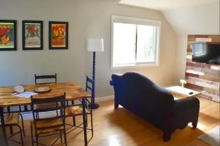 Image of Tangletown Charmer- Whole House