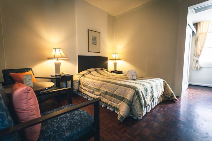 Room 25 of 58