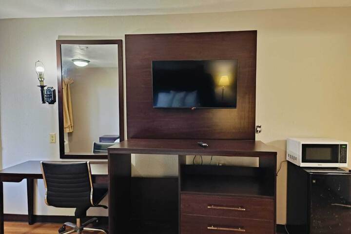 Room 12 of 38