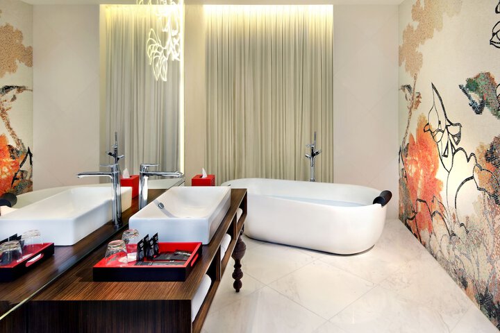 Room 18 of 25