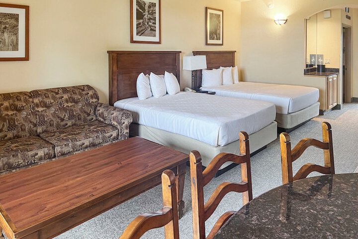 2 Queen Beds Mobility Accessible Villa Golf View (20 of 68)
