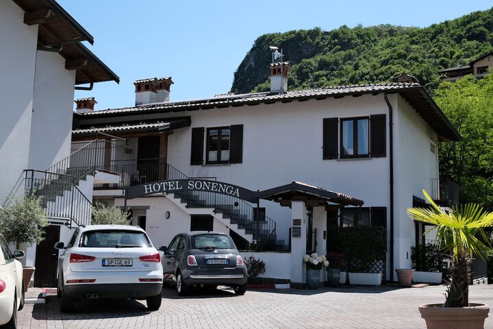 Hotel 90 of 93