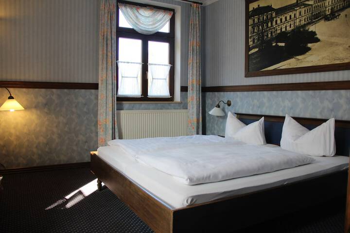 Room 11 of 90
