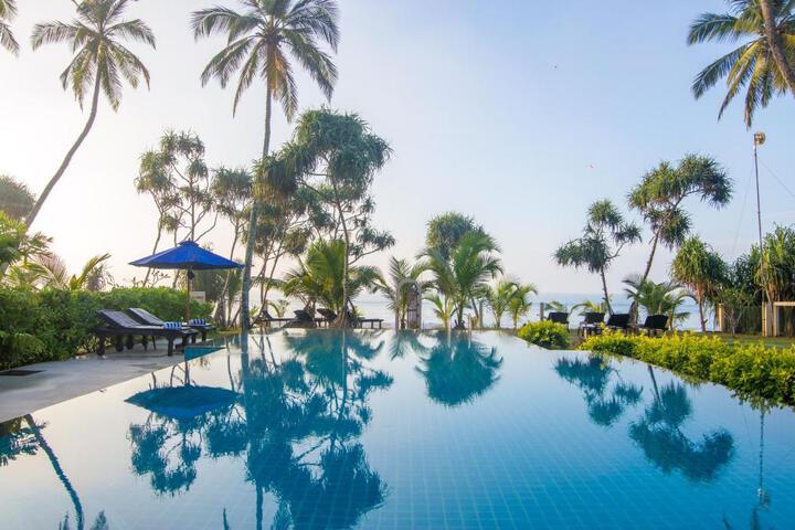 Lanka Beach Boutique Bungalows & Grand Villa