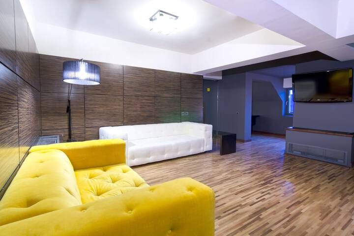 Room 56 of 144