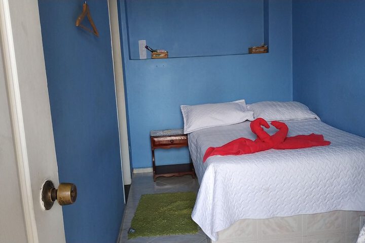 Room 4 of 12
