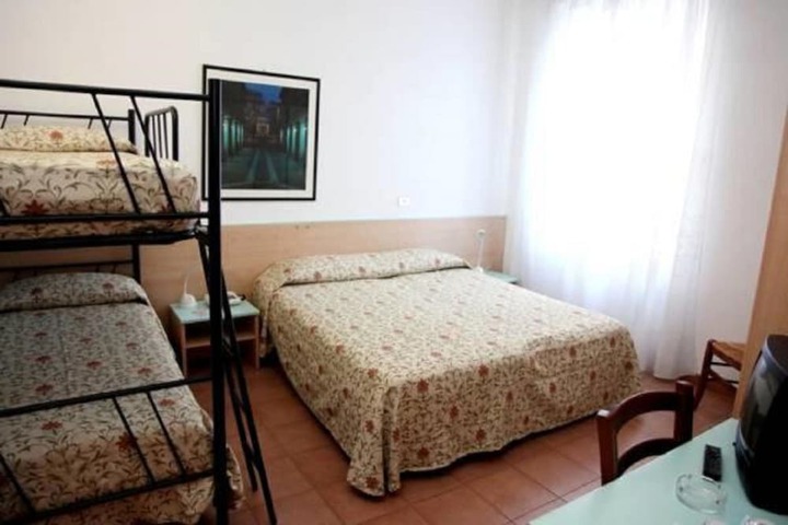 Room 8 of 61