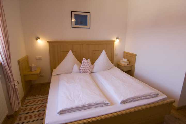 Room 8 of 48