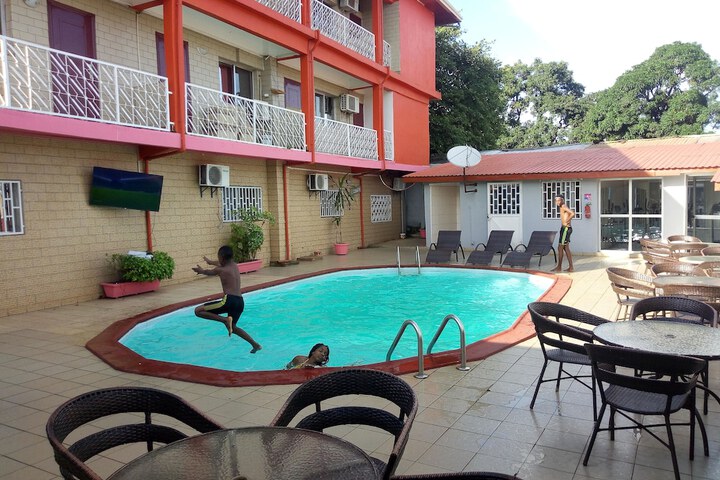 Zambezi Inn Airport Hotel