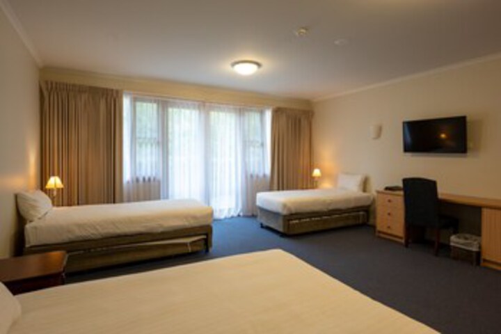 Room 43 of 210
