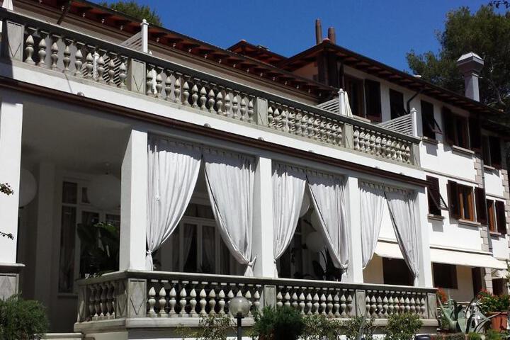 Hotel Tirreno