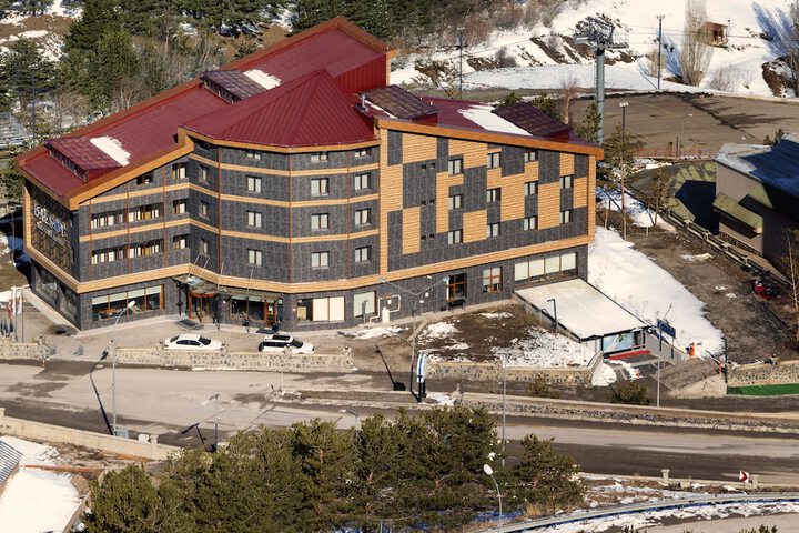 Hotel 32 of 34