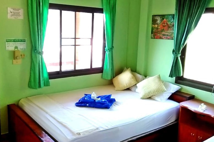 Room 14 of 60