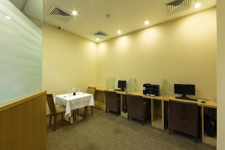 Business Center 33 of 35