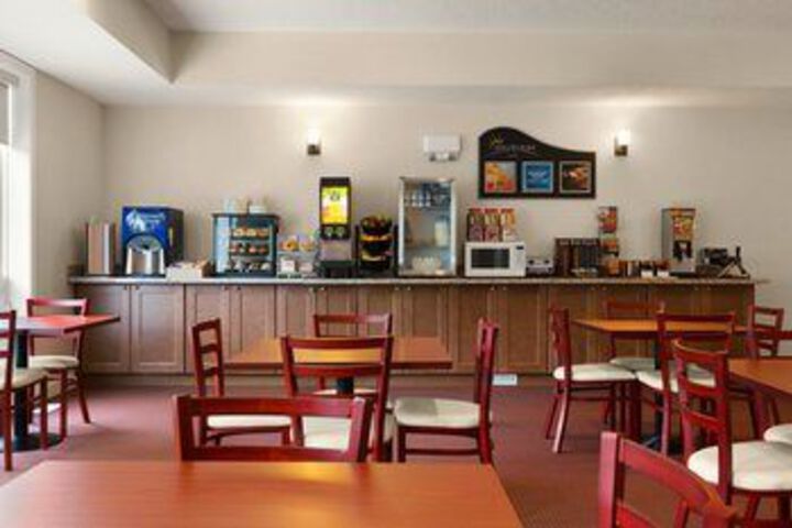 Breakfast/Coffee Service 6 of 33