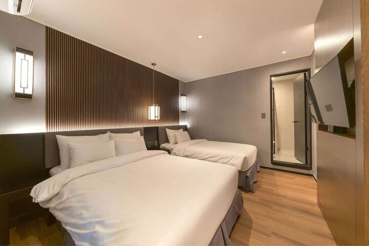 Room 45 of 111