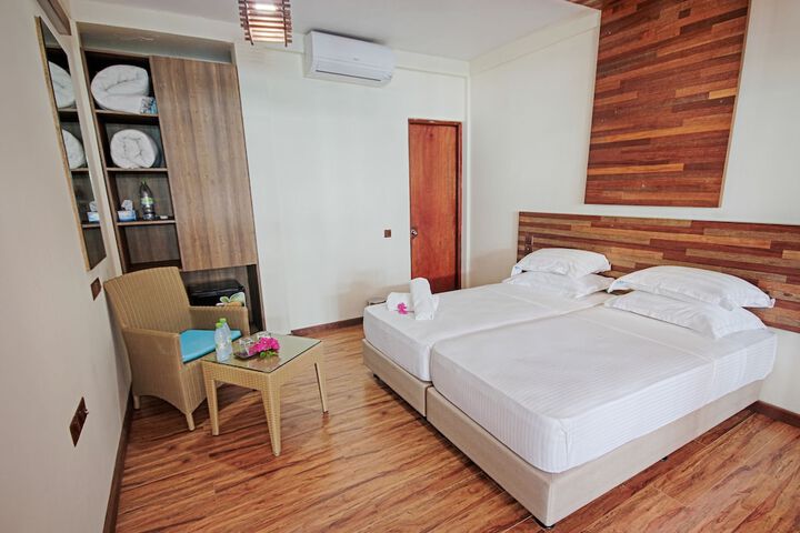 Room 4 of 44