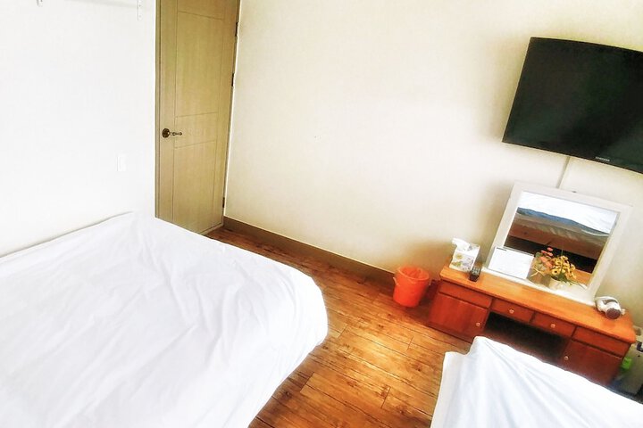 Room 9 of 23